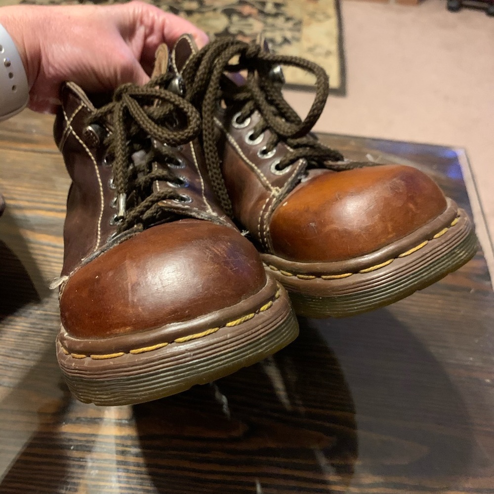 SOLD. Doc Martens made in England leather Sz  8 boots - Picture 6 of 15